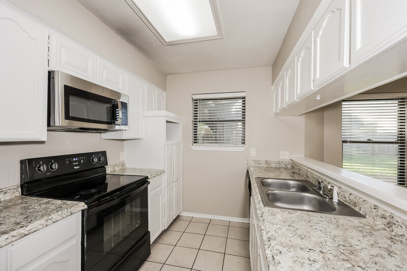 2,060/Mo, 3816 Ashley Ln Fort Worth, TX 76123 Kitchen View