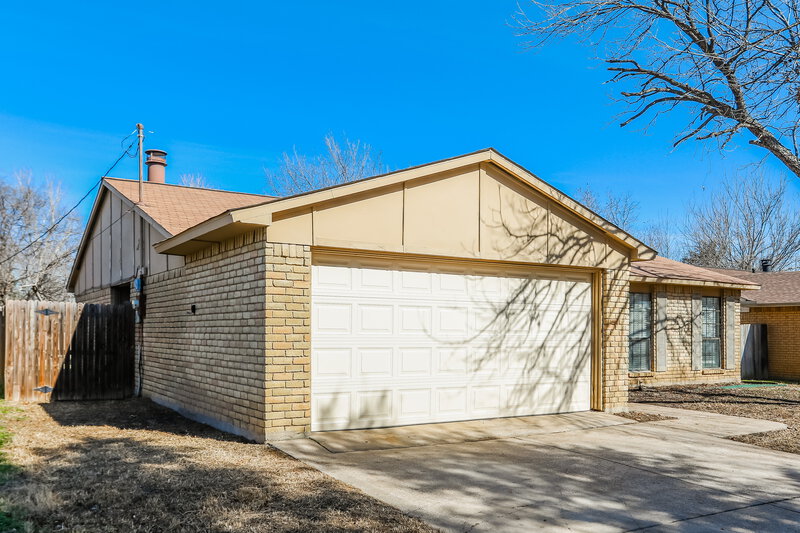 2,180/Mo, 6711 Blackberry Dr Arlington, TX 76016 Front View
