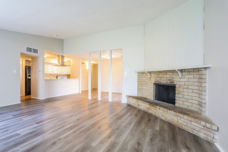 2,180/Mo, 6711 Blackberry Dr Arlington, TX 76016 Living Room View