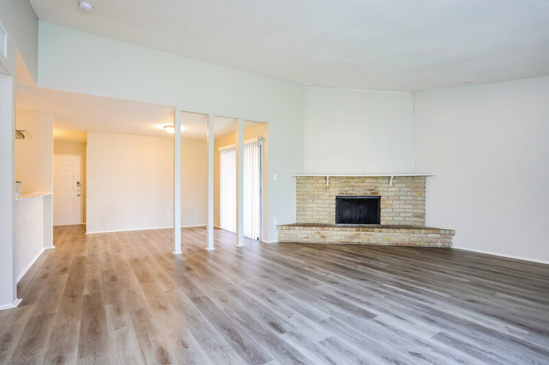 2,180/Mo, 6711 Blackberry Dr Arlington, TX 76016 Dining Room View