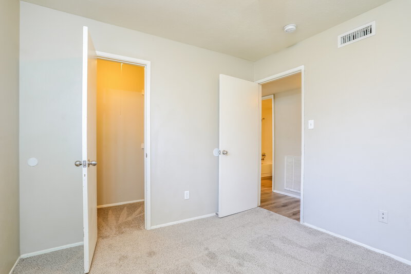 2,180/Mo, 6711 Blackberry Dr Arlington, TX 76016 Bedroom View