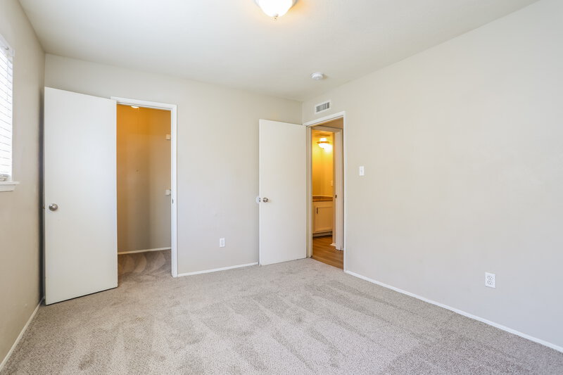2,180/Mo, 6711 Blackberry Dr Arlington, TX 76016 Bedroom View 2