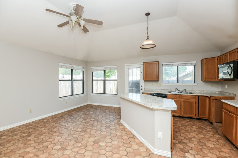 2,280/Mo, 2712 Poplar Spring Rd Fort Worth, TX 76123 Kitchen View