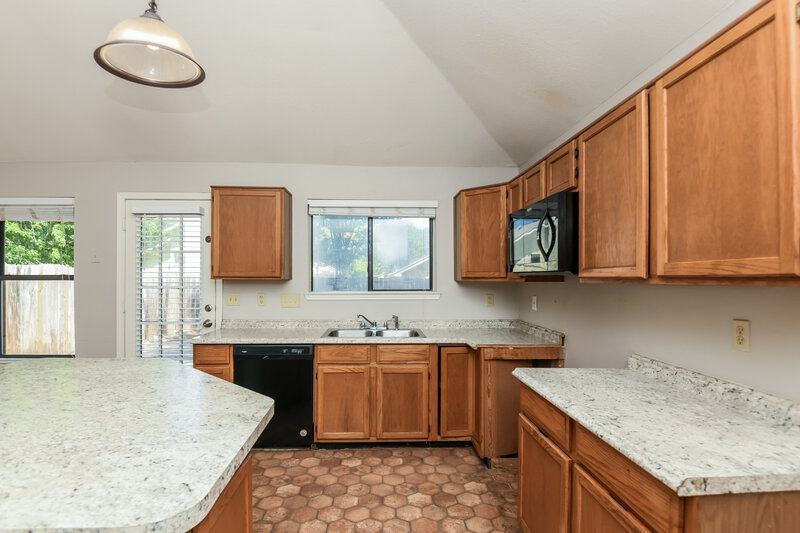2,280/Mo, 2712 Poplar Spring Rd Fort Worth, TX 76123 Kitchen View 2