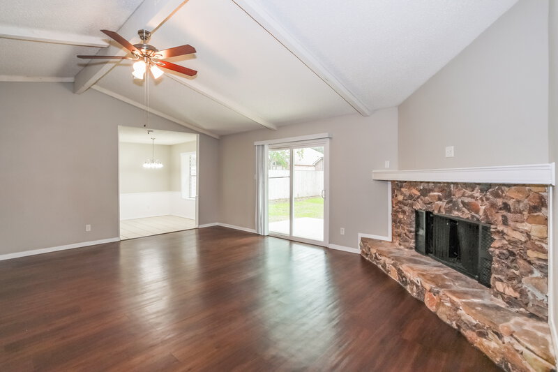 2,650/Mo, 812 Sandpiper Dr Denton, TX 76205 Living Room View