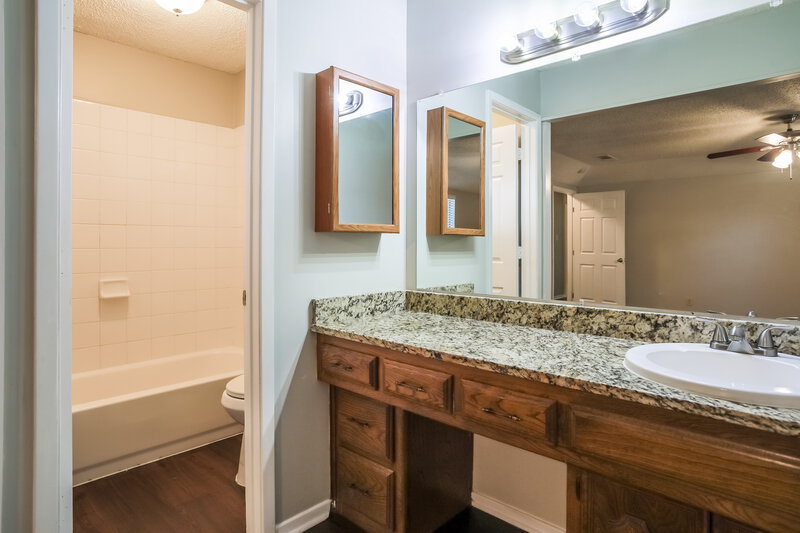 2,650/Mo, 812 Sandpiper Dr Denton, TX 76205 Main Bathroom View