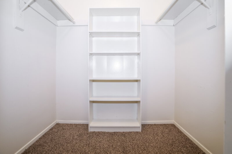 2,650/Mo, 812 Sandpiper Dr Denton, TX 76205 Walk In Closet View