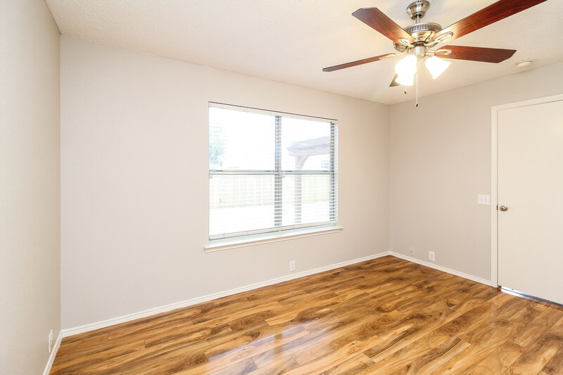 2,250/Mo, 7005 Edmundson Dr Arlington, TX 76002 Master Bedroom View 3