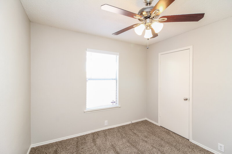 2,250/Mo, 7005 Edmundson Dr Arlington, TX 76002 Bedroom View