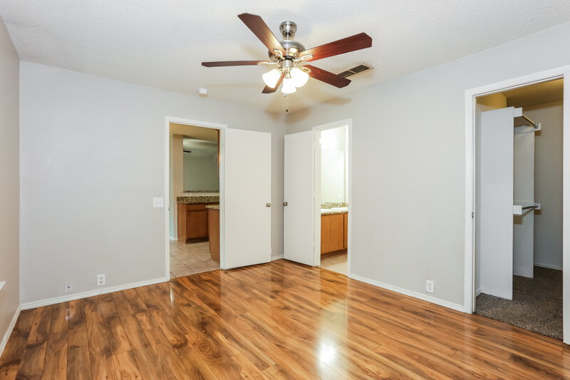 2,245/Mo, 7005 Edmundson Dr Arlington, TX 76002 Main Bedroom View