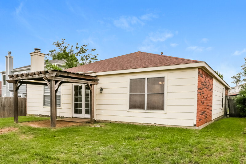 2,245/Mo, 7005 Edmundson Dr Arlington, TX 76002 Rear View