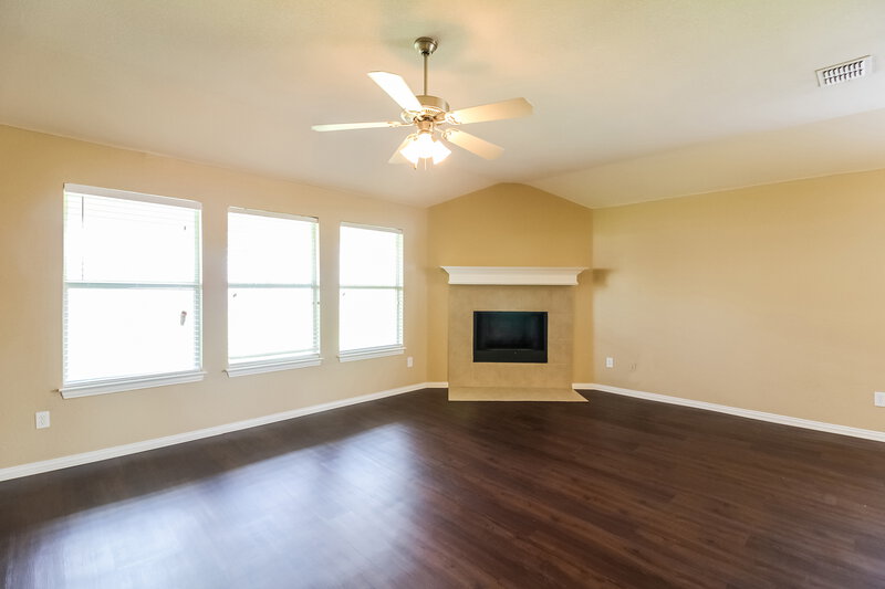 2,370/Mo, 2424 Buffalo Run Burleson, TX 76028 Living Room View