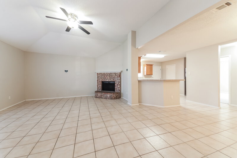 2,030/Mo, 513 Denise St Saginaw, TX 76179 Living Room View 3