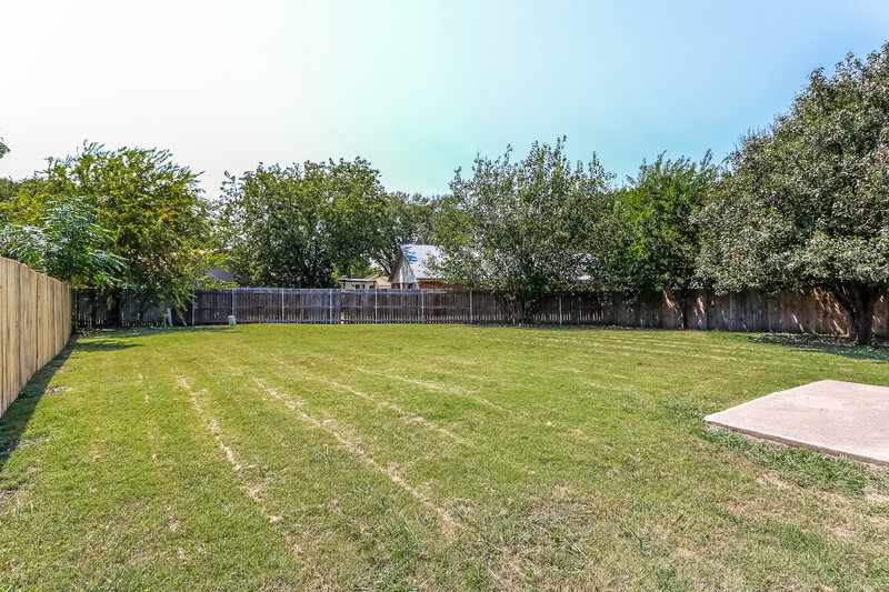 2,325/Mo, 4728 Scots Briar Ln Fort Worth, TX 76137 Rear View 2