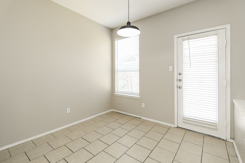 2,100/Mo, 4805 Barnhill Ln Fort Worth, TX 76135 Breakfast Nook View