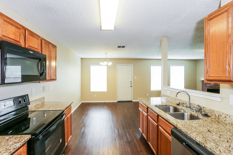 2,232/Mo, 660 Lowe Dr Cedar Hill, TX 75104 Kitchen View