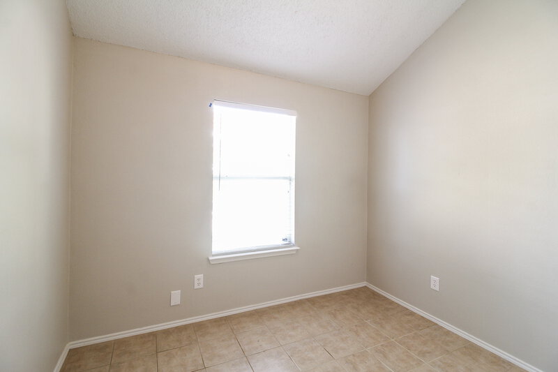2,565/Mo, 6612 Wicklow St Arlington, TX 76002 Bedroom View