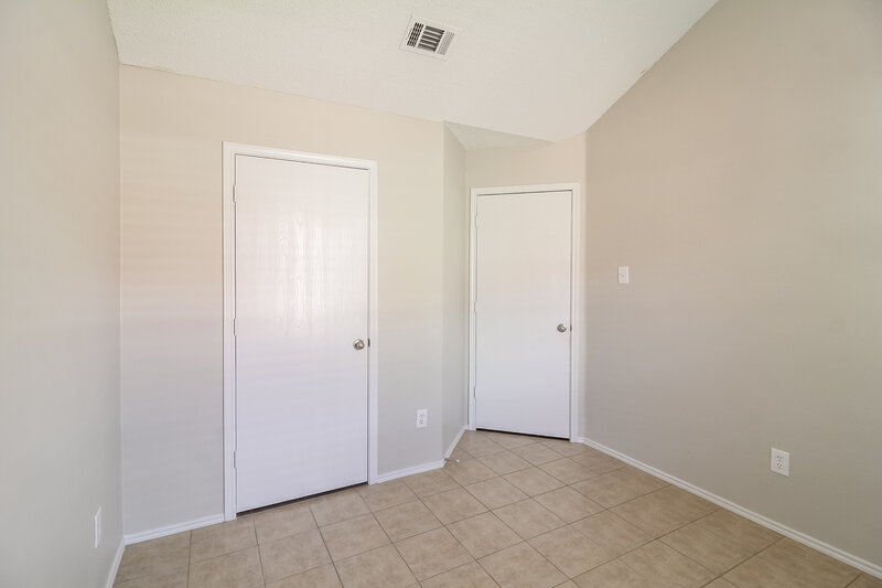 2,565/Mo, 6612 Wicklow St Arlington, TX 76002 Bedroom View 2