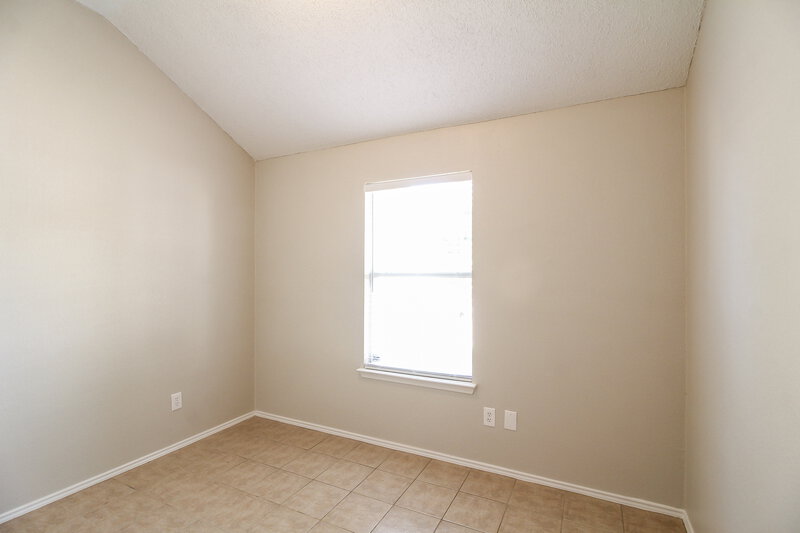 2,565/Mo, 6612 Wicklow St Arlington, TX 76002 Bedroom View 3