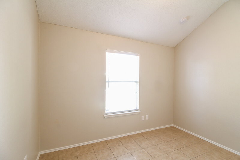 2,565/Mo, 6612 Wicklow St Arlington, TX 76002 Bedroom View 4