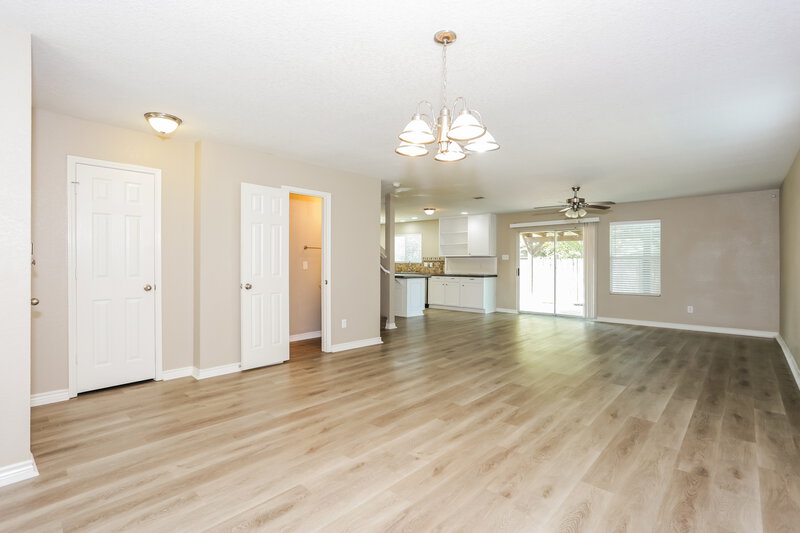 2,115/Mo, 2732 Maegen Cir Fort Worth, TX 76112 Living Room View 3