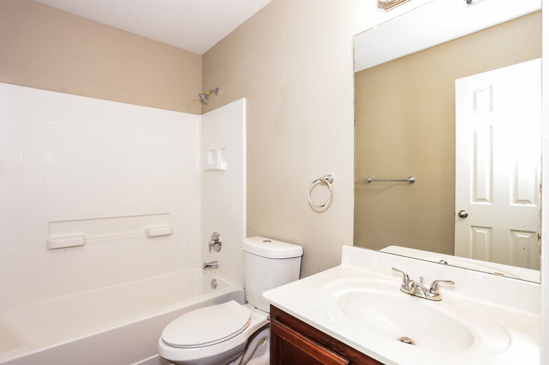2,115/Mo, 2732 Maegen Cir Fort Worth, TX 76112 Bathroom View