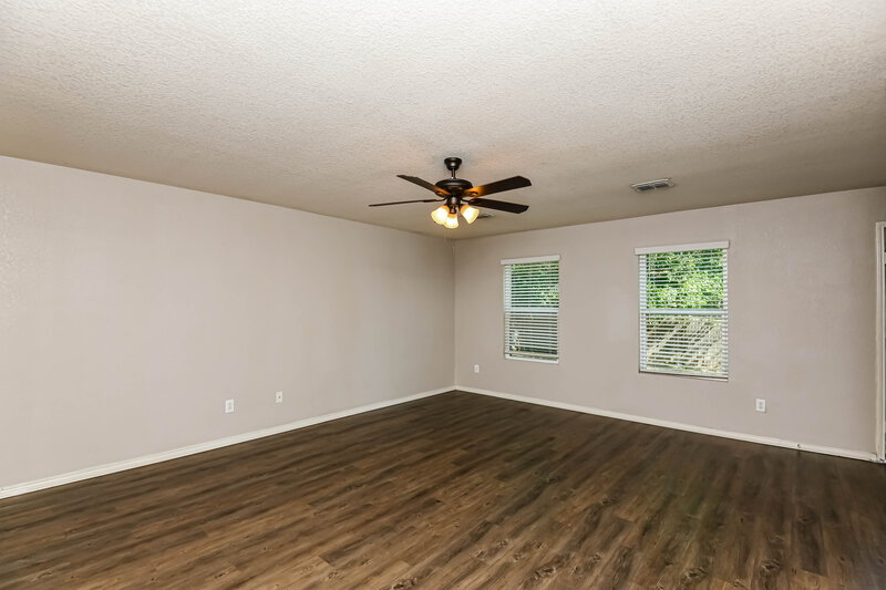 1,865/Mo, 5848 Parkview Hills Ln Fort Worth, TX 76179 Living Room View