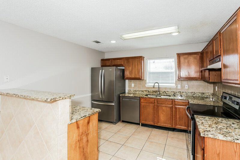 1,875/Mo, 1725 Whispering Cove Trl Fort Worth, TX 76134 Kitchen View