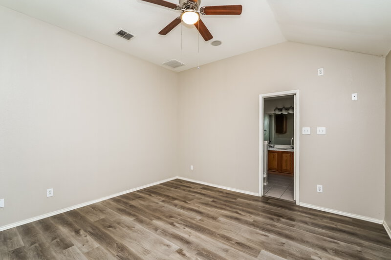 1,910/Mo, 5528 Spring Ridge Dr Watauga, TX 76137 Main Bedroom View