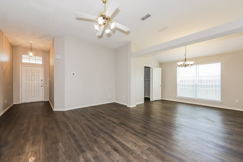 2,330/Mo, 10205 Pleasant Mound Dr Fort Worth, TX 76108 Living Room View