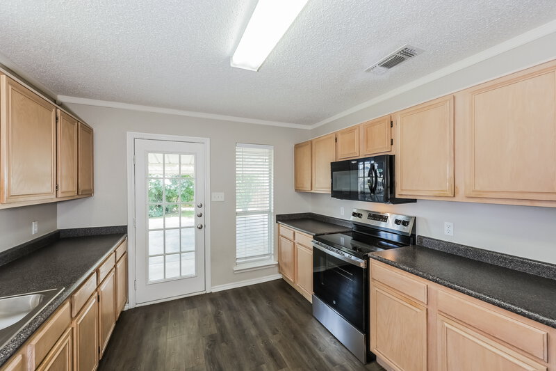 2,330/Mo, 10205 Pleasant Mound Dr Fort Worth, TX 76108 Kitchen View 2