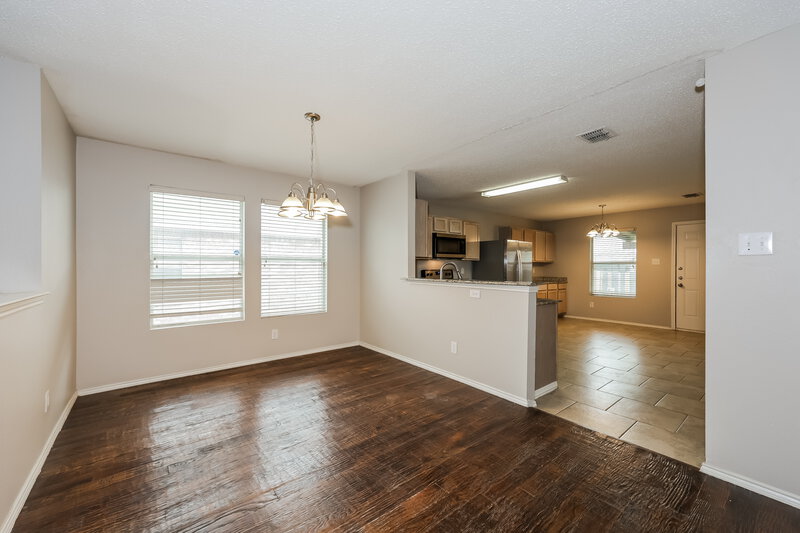 2,260/Mo, 8412 Seven Oaks Ln Denton, TX 76210 Dining Room View