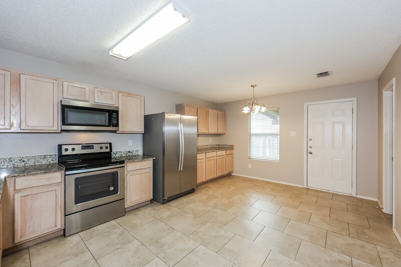 2,260/Mo, 8412 Seven Oaks Ln Denton, TX 76210 Kitchen View