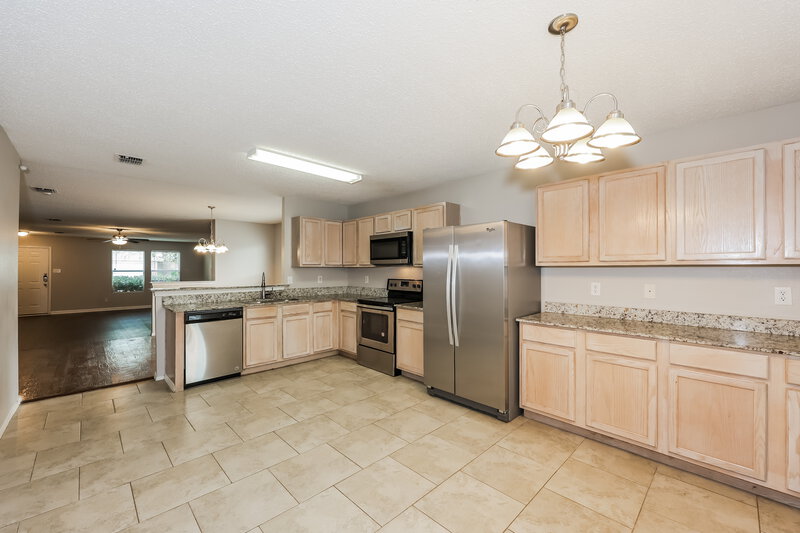 2,260/Mo, 8412 Seven Oaks Ln Denton, TX 76210 Kitchen View 2