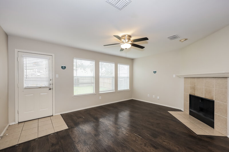 2,375/Mo, 1772 Sierra Trl Lancaster, TX 75146 Living Room View