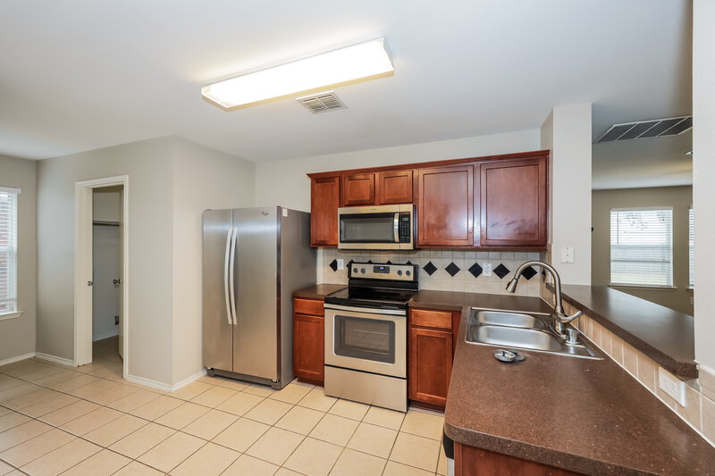 2,375/Mo, 1772 Sierra Trl Lancaster, TX 75146 Kitchen View