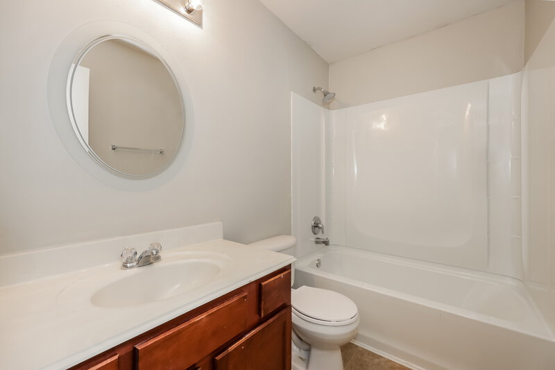2,375/Mo, 1772 Sierra Trl Lancaster, TX 75146 Bathroom View