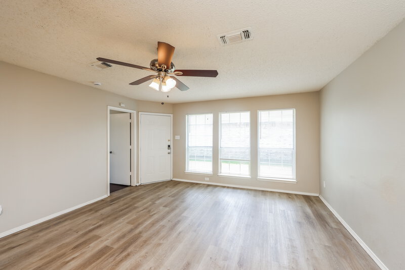 1,945/Mo, 12248 Ortega St Dallas, TX 75253 Living Room View