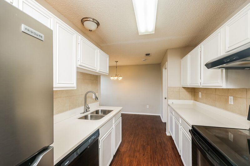 1,945/Mo, 12248 Ortega St Dallas, TX 75253 Kitchen View 3
