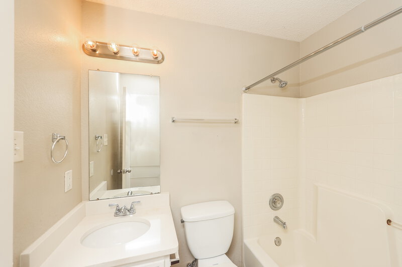 1,945/Mo, 12248 Ortega St Dallas, TX 75253 Bathroom View