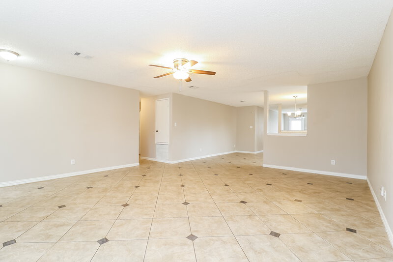 2,180/Mo, 5224 Bedfordshire Dr Fort Worth, TX 76135 Living Room View 2