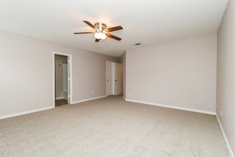 2,180/Mo, 5224 Bedfordshire Dr Fort Worth, TX 76135 Main Bedroom View 2