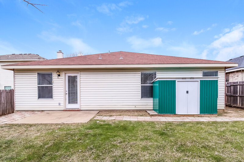 2,180/Mo, 5224 Bedfordshire Dr Fort Worth, TX 76135 Rear View