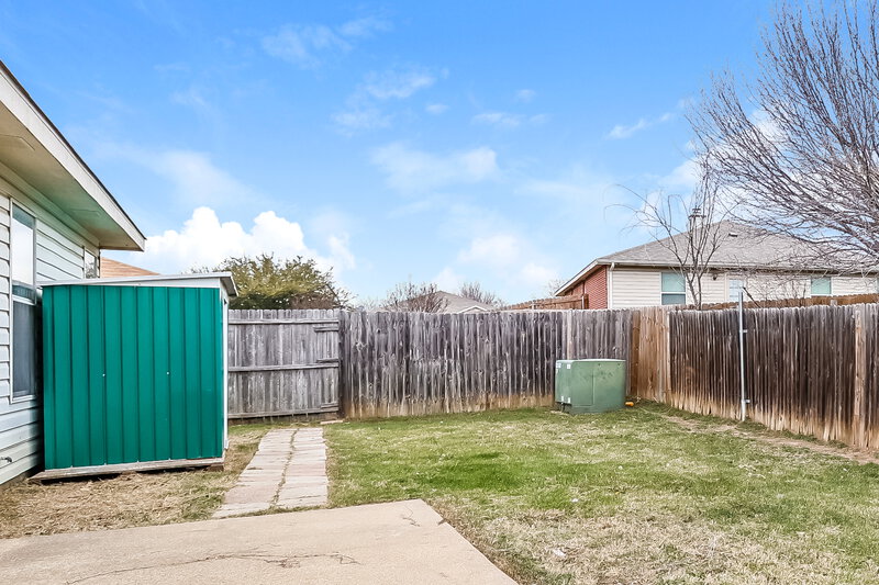 2,180/Mo, 5224 Bedfordshire Dr Fort Worth, TX 76135 Rear View 2