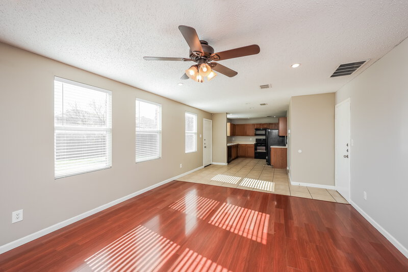 2,240/Mo, 1720 Carolina Ridge Way Justin, TX 76247 Living Room View