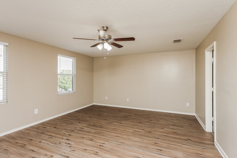 2,240/Mo, 1720 Carolina Ridge Way Justin, TX 76247 Main Bedroom View
