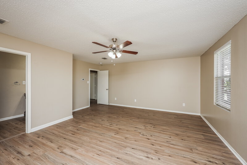 2,240/Mo, 1720 Carolina Ridge Way Justin, TX 76247 Main Bedroom View 2