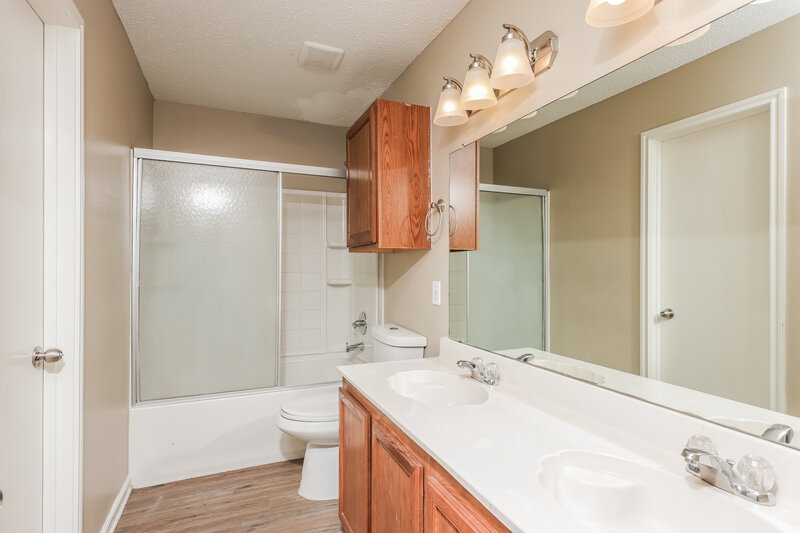 2,240/Mo, 1720 Carolina Ridge Way Justin, TX 76247 Bathroom View