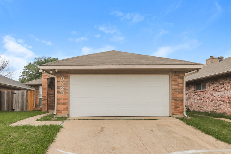 1,915/Mo, 9723 Pinehurst Ln Dallas, TX 75227 External View