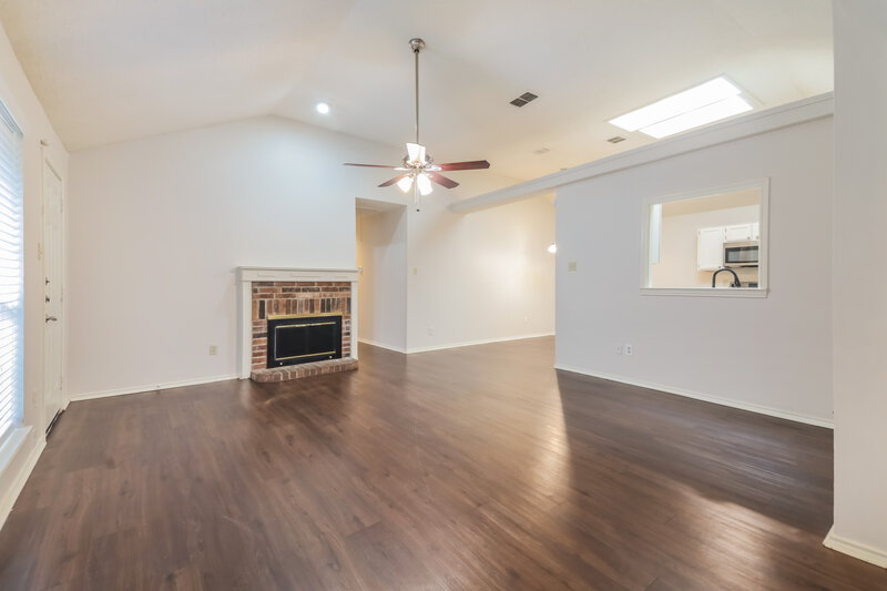 1,915/Mo, 9723 Pinehurst Ln Dallas, TX 75227 Living Room View